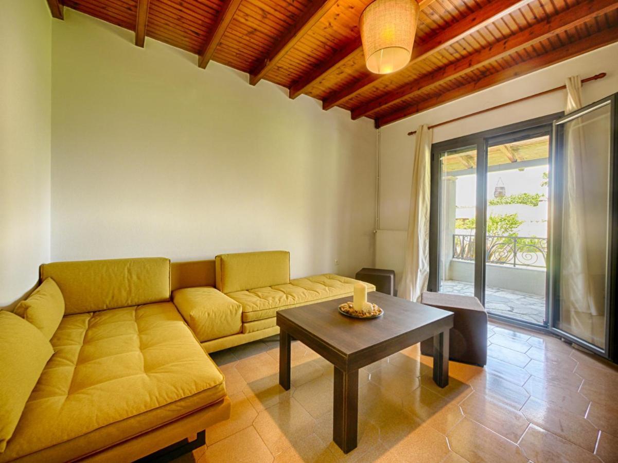 Cozy Family Friendly Apartment With Large Garden Close To Beaches - Dirella Kynopiástai Exterior photo