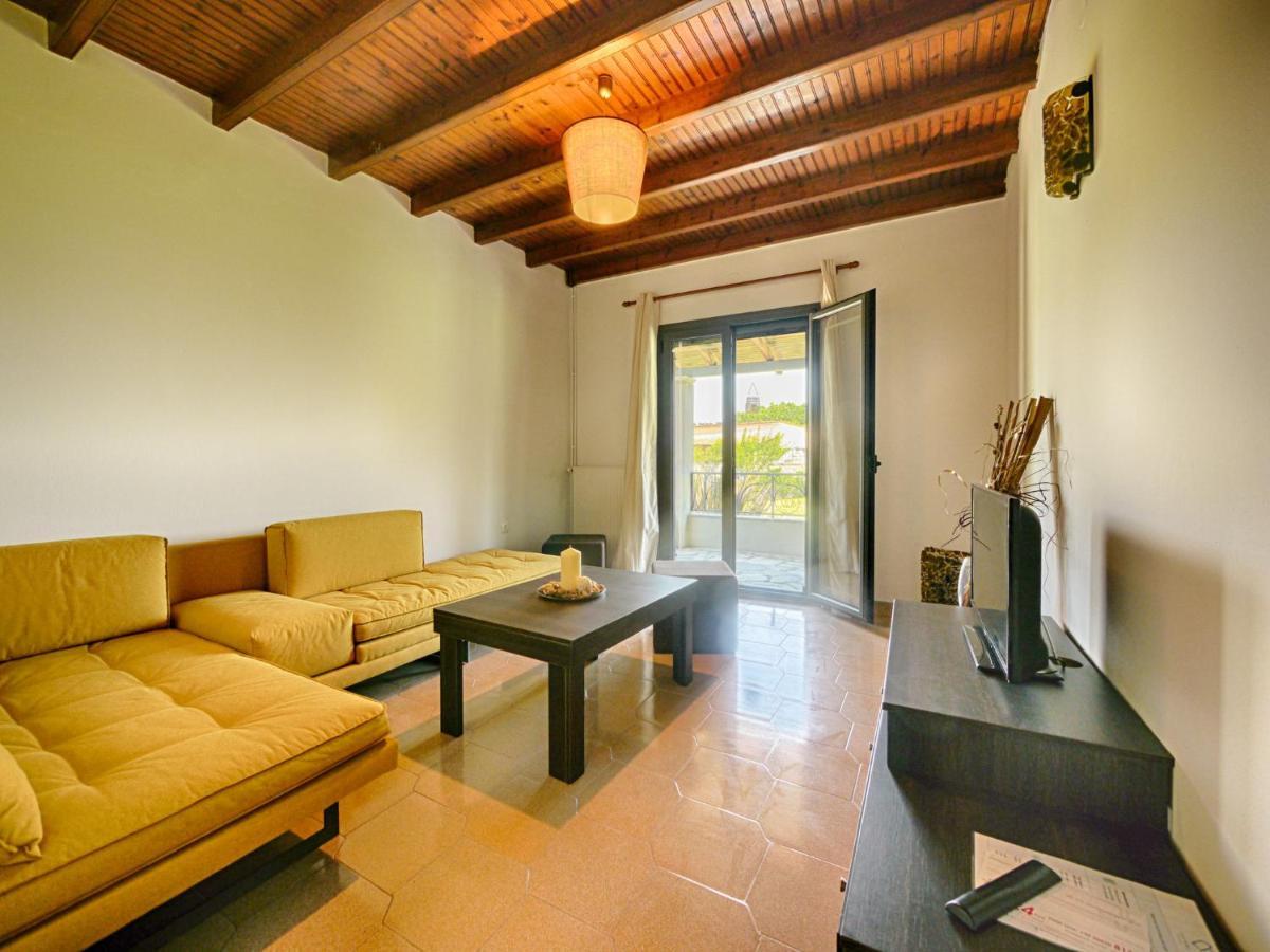Cozy Family Friendly Apartment With Large Garden Close To Beaches - Dirella Kynopiástai Exterior photo